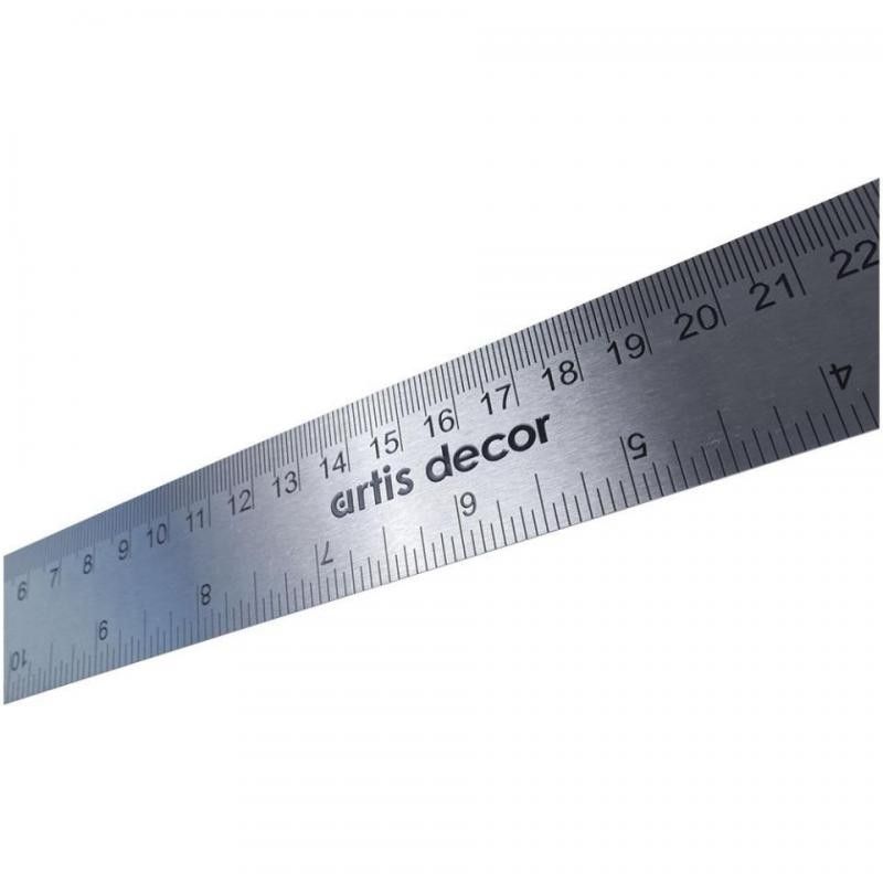 REGLA DE ACERO INOXIDABLE CON CORCHO ANTIDESLIZANTE DE 12” (30,4CM.)